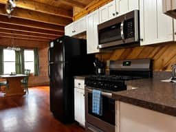Cozy Cabin - Image 5