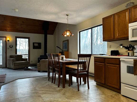 The Cabin - Image 5